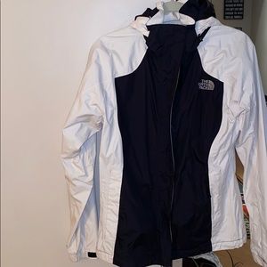 NWOT women’s North Face windbreaker